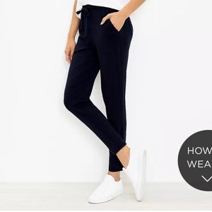 (Lou & Grey) signature soft sweatpants in forever navy